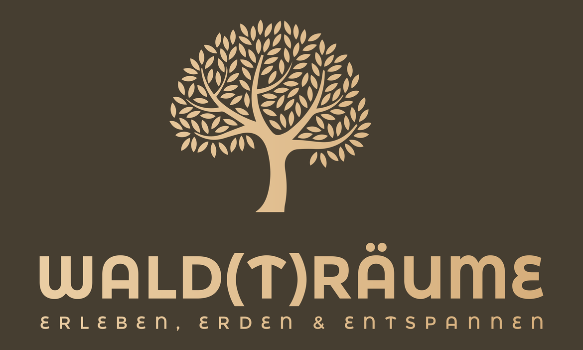 Waldbaden: Wald, Wiese und Wildkräuter im Sommer
