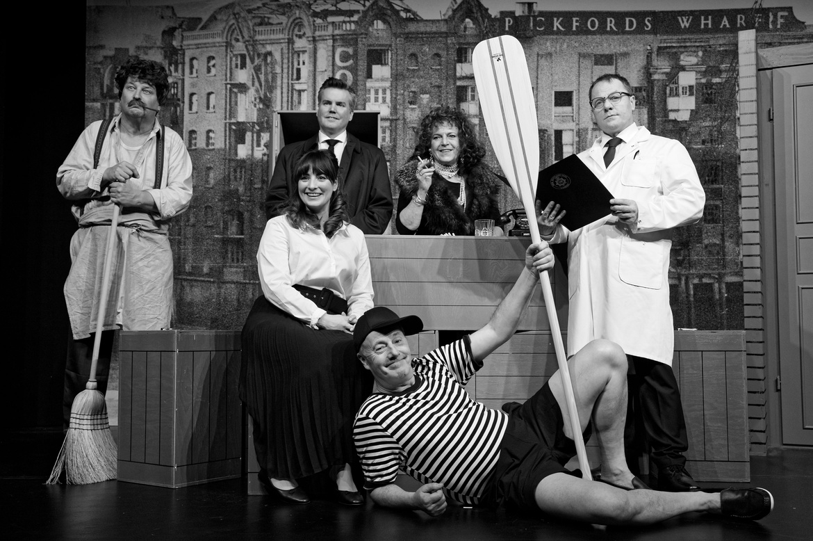 Theater: Das Gasthaus an der Themse